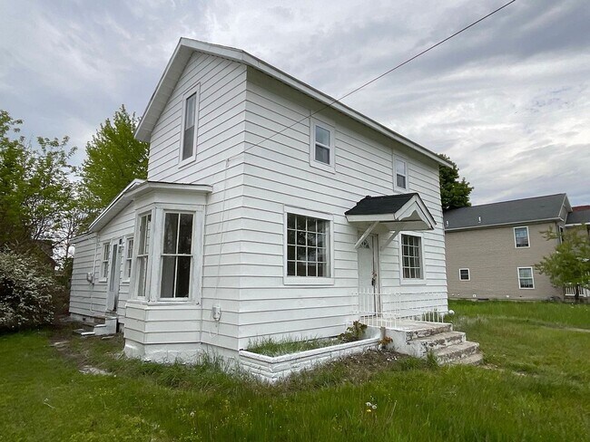 Building Photo - 255 High St