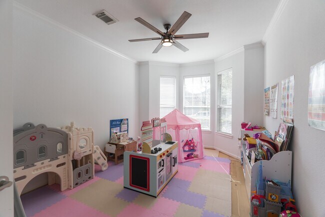 Building Photo - 135 S Rocky Point Cir