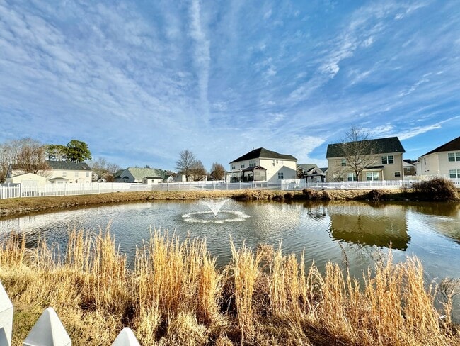 Building Photo - 4-Bedroom Home Ready 07-10-26!! Gourmet Kitchen - Fenced Backyard - Pet Friendly!