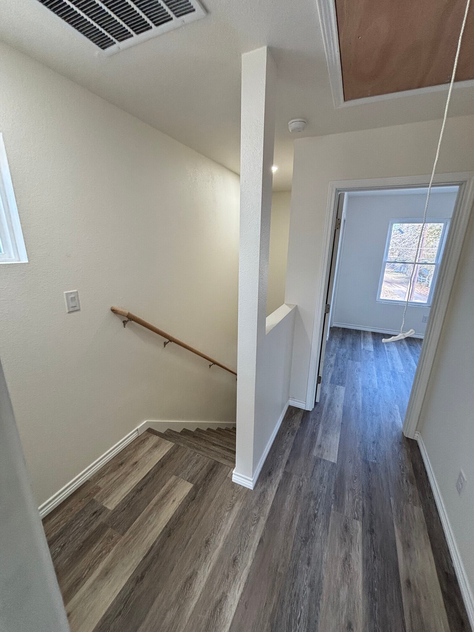 Building Photo - 925 River Rd