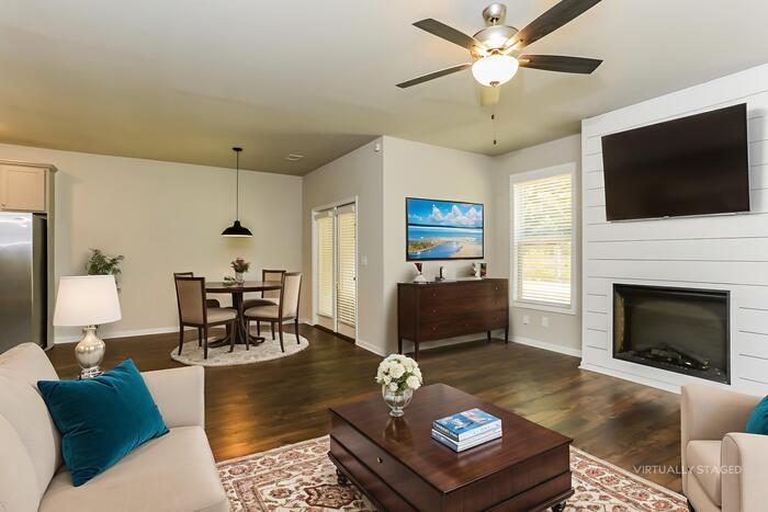 Building Photo - 1019 Smoky Mountain Springs Ln