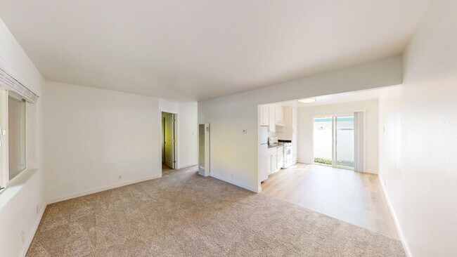 Building Photo - 15415 Marty Dr