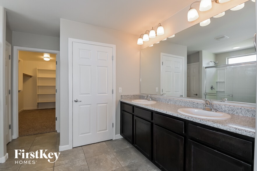 Building Photo - 12191 E Metz Dr