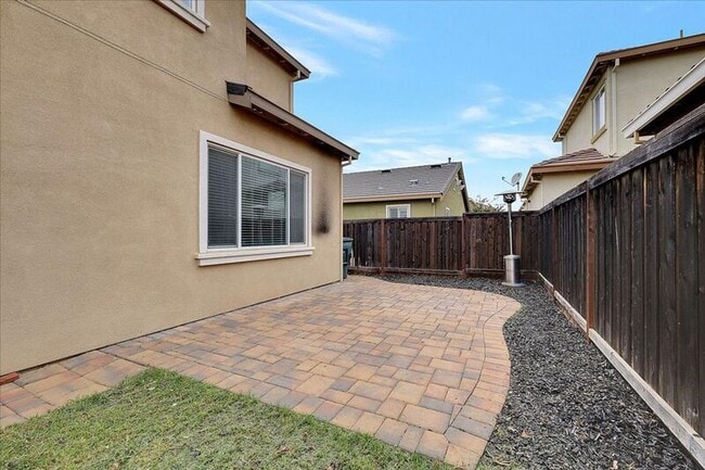 Building Photo - 566 Del Mar Cir