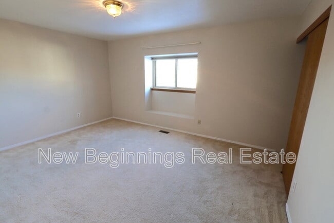 Building Photo - 2125 Sather Dr