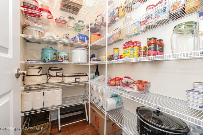 Building Photo - 2829 Avalonia Dr