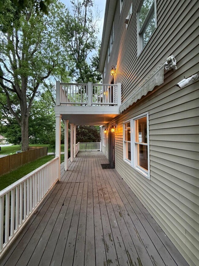 Building Photo - 132 E Muskingum Dr