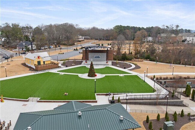 Building Photo - 2790 Sardis St