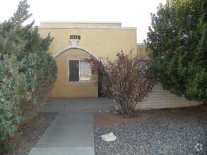 Building Photo - 1343 Rio Rancho Dr NE