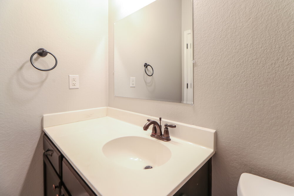 Building Photo - 701 Algerita Dr