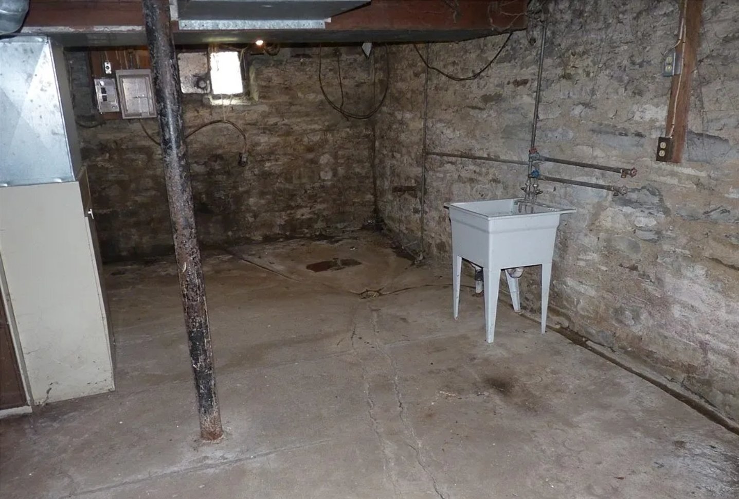 Building Photo - 70 Pershing Ave