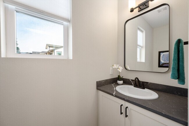 Building Photo - Move In Special Up to 3 Months Free- Newbe...