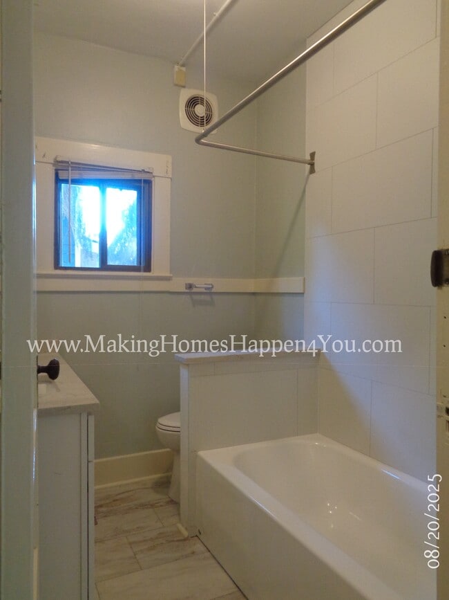 Building Photo - 2160 Trade St SE