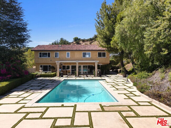Building Photo - 4230 Park Alisal