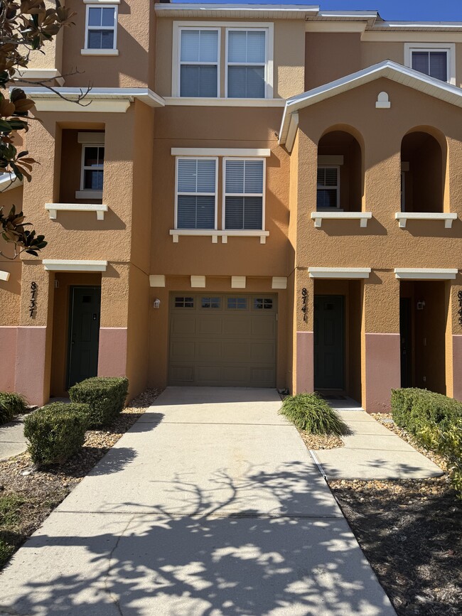 Building Photo - 8741 Spruce Hills Ct