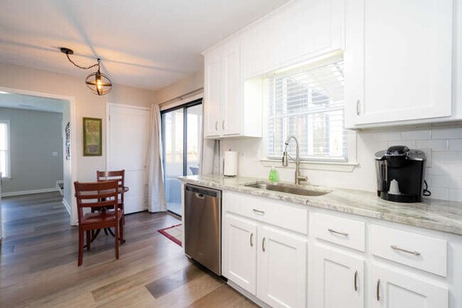 Building Photo - 1060 Washington Ave