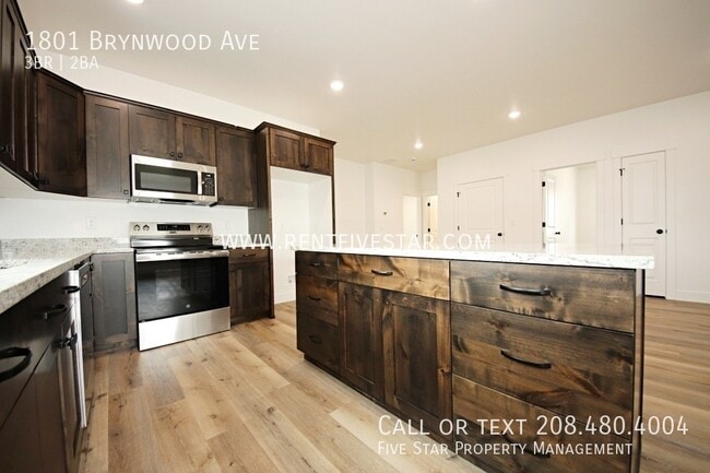 Building Photo - 1801 Brynwood Ave