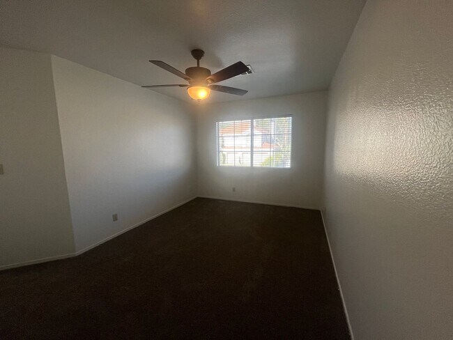 Building Photo - Desert Shores Beauty is like living in your own personal suite!