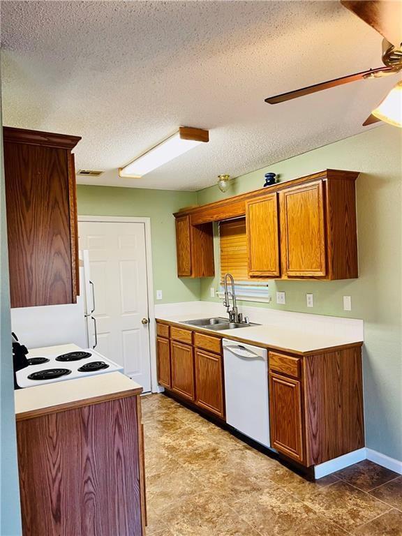 Building Photo - 1160 S Jasmine Ln