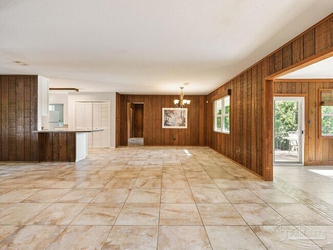 Building Photo - 609 Dog Track Rd