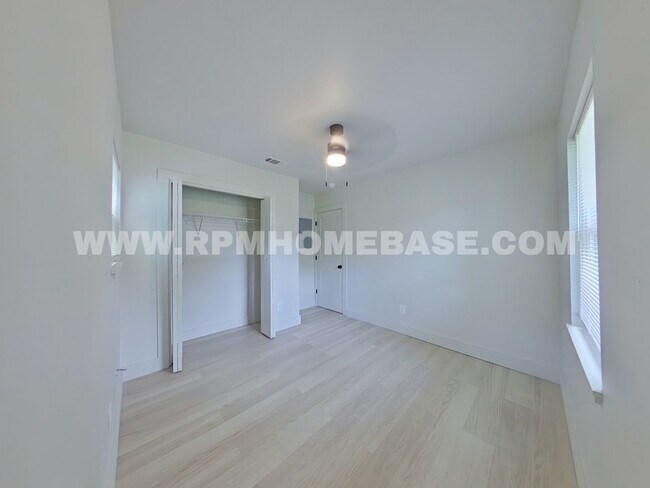 Building Photo - 506 Forrest Ct