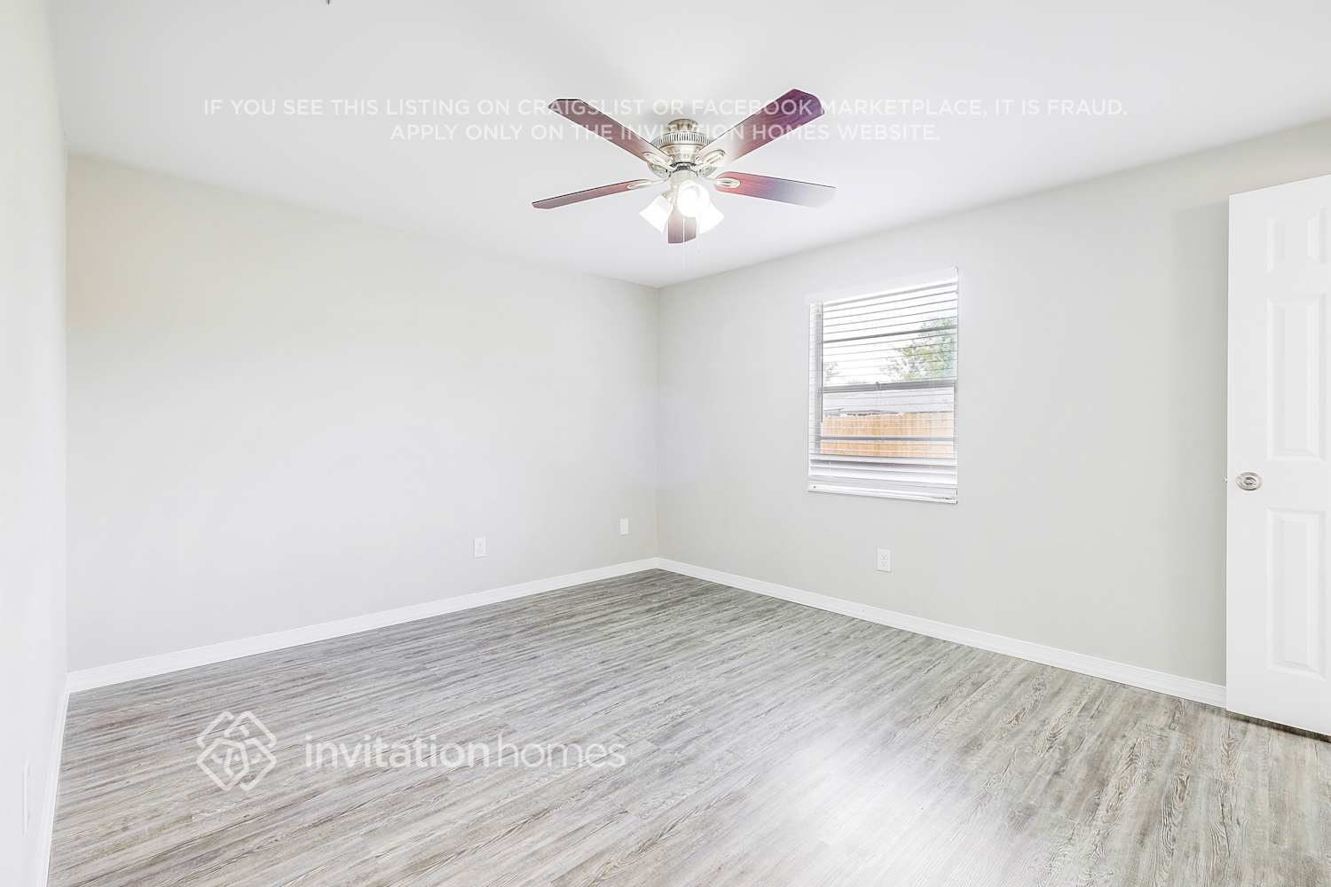 Building Photo - 8127 Kenwood Dr N