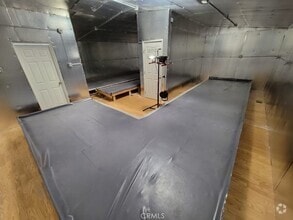 Building Photo - 49750-49753 3 Points Rd