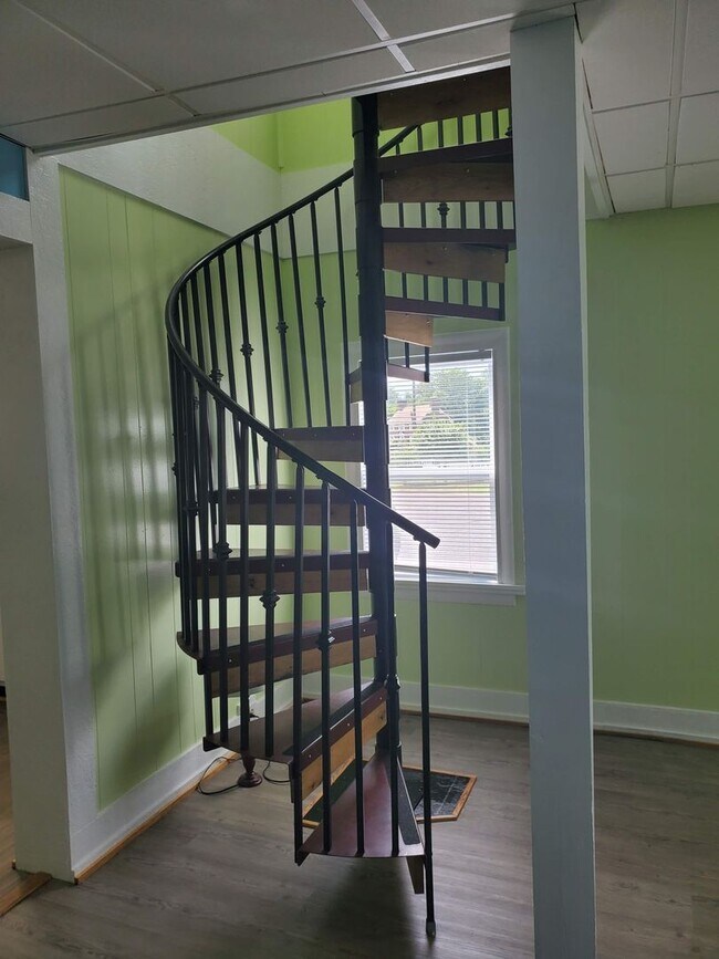 Building Photo - Utilities Included!!!!