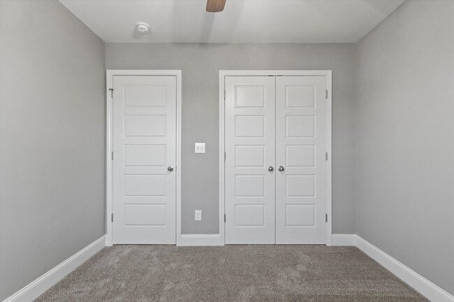 Building Photo - MOVE IN Special....1st Month's Rent Free!!!