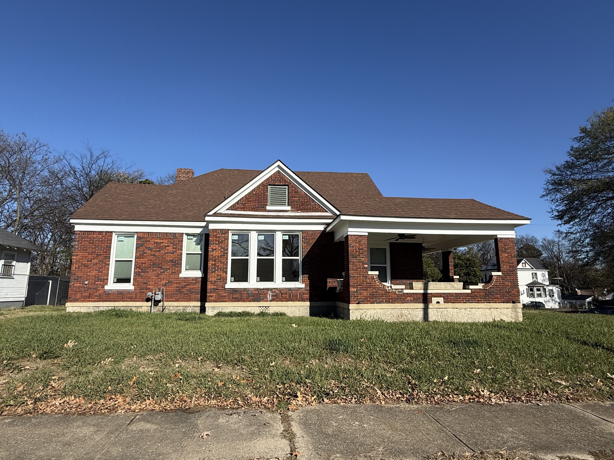 Building Photo - 1371 Ridgeway St