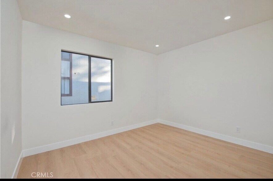 Building Photo - 18028 Saratoga Way