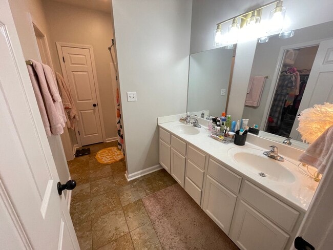 Building Photo - 3BR/3.5BA For Rent