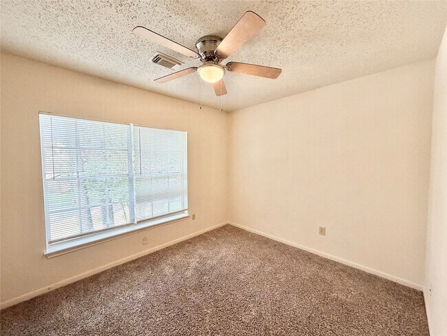 Building Photo - 17210 Colony Creek Dr