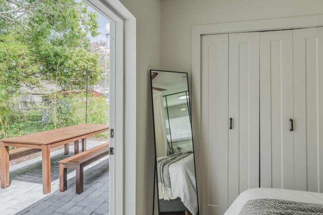 Building Photo - 2710 Amherst Ave