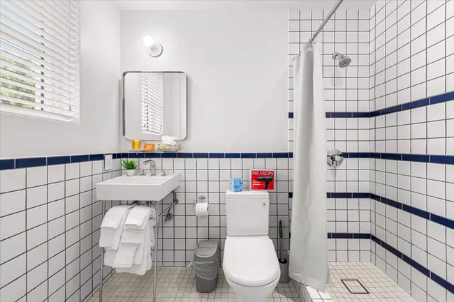 Building Photo - 1701 Alton Rd