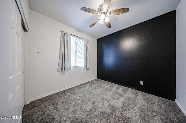 Building Photo - 13159 W Rowel Rd