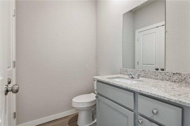 Building Photo - 102 N West Ave