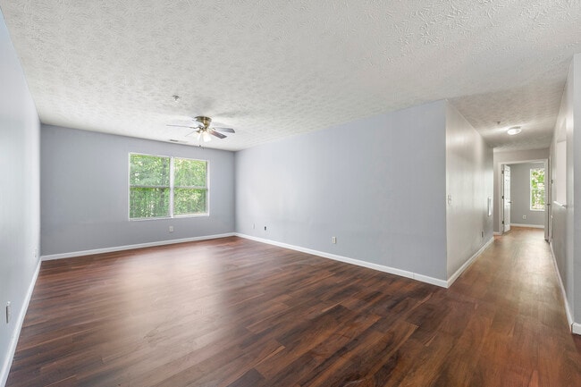 Building Photo - 3247 Fairington Dr