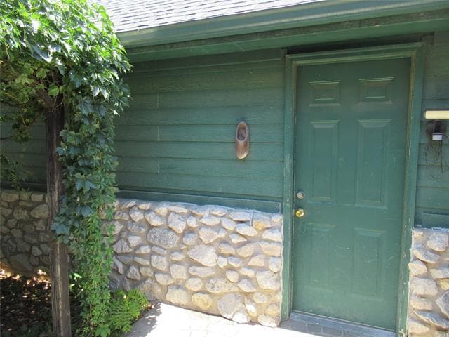 Building Photo - 707 High Crest Dr