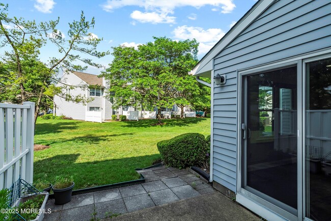 Building Photo - 62 Woodmere Dr