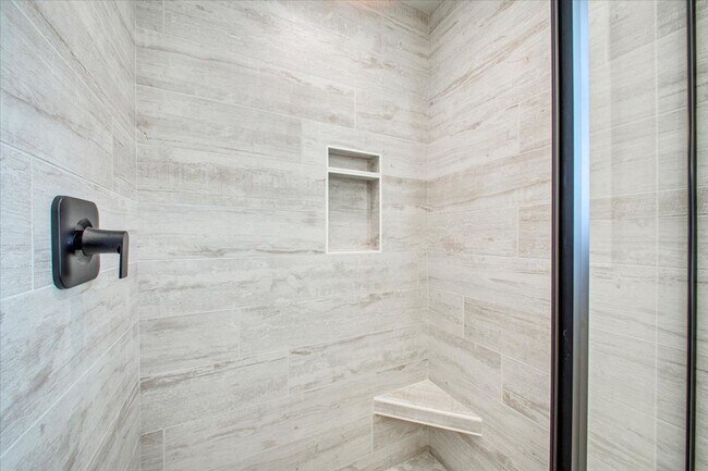 Building Photo - Luxury Townhome in the Heart of Eagle — 3 Beds + 3 Baths + Premium Amenities