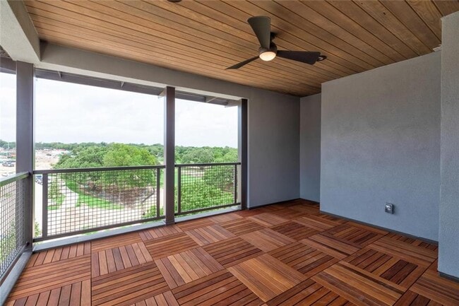 Building Photo - 4600 Freedom Dr