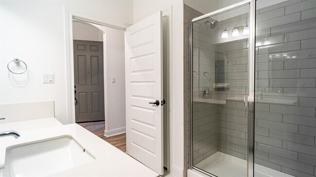 Building Photo - 3501 Jaulan St