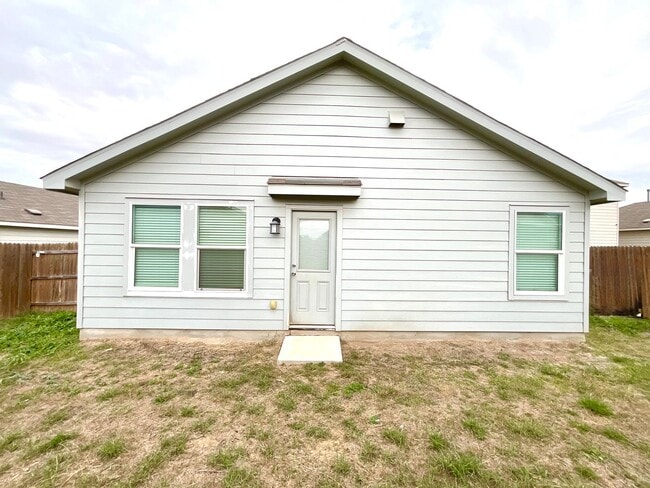 Building Photo - *MOVE IN SPECIAL* Beautiful 4BR/2BA Home with Fenced Yard & Garage!