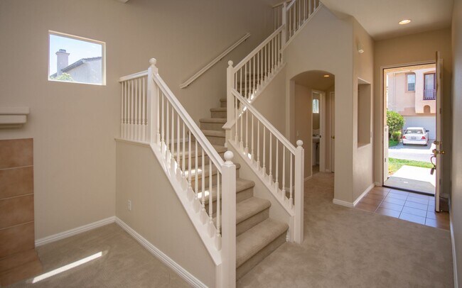 Building Photo - 3 Bd Home in the San Raphael Gated Community!