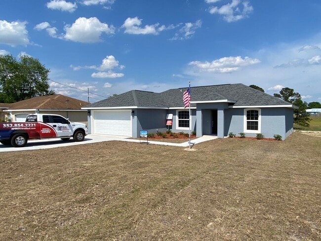 Building Photo - Custom Home - Desirable SE Ocala Neighborh...