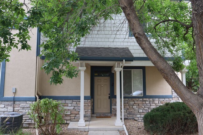 Building Photo - Beautiful Fort Collins 3 Bed, 2.5 Bath Townhome + $200 Off First Months Rent!
