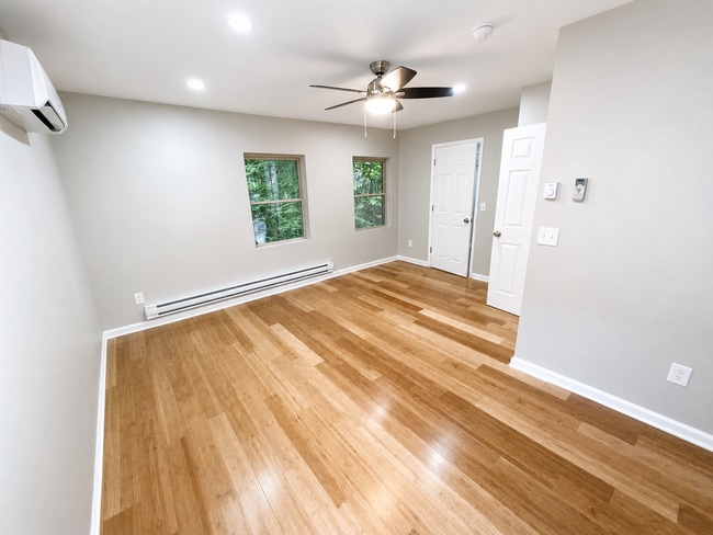 Building Photo - 3839 Beechwood Blvd