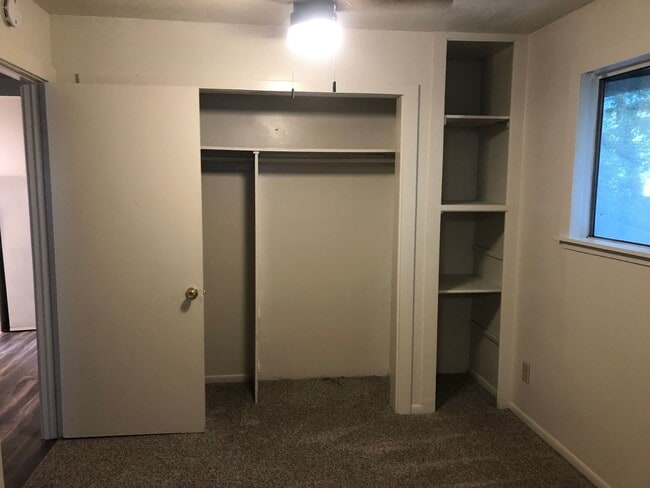 Building Photo - **Reserve for SUMMER 2026** - Beautiful Craftsman in Historic Barber District