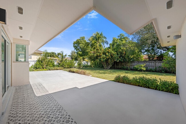 Building Photo - 9515 SW 118th Ct